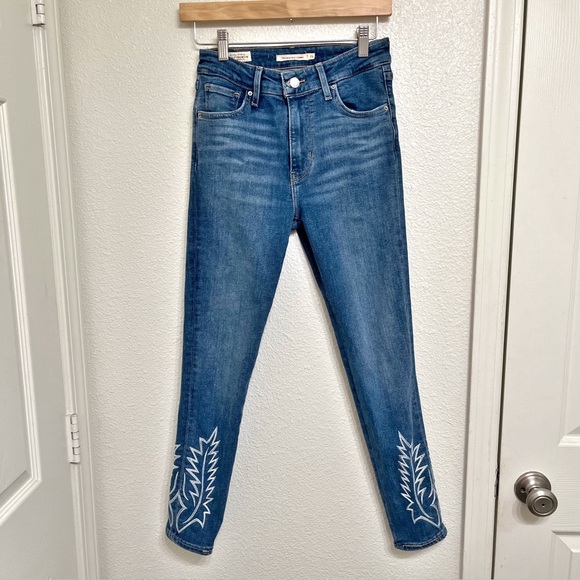 Levi’s 721 High Rise Skinny Jeans 26 Western Stitch Ankle Detail - Picture 2 of 9